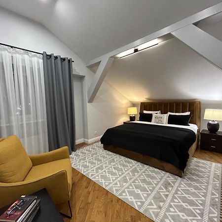 Seveneleven Apartments Çernivtsi Dış mekan fotoğraf
