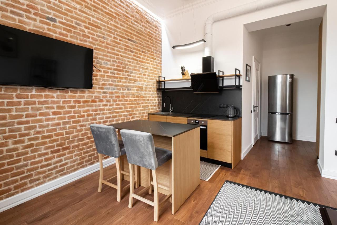 Seveneleven Apartments Çernivtsi Dış mekan fotoğraf
