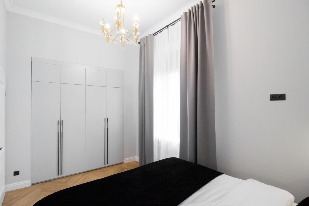 Seveneleven Apartments Çernivtsi Dış mekan fotoğraf