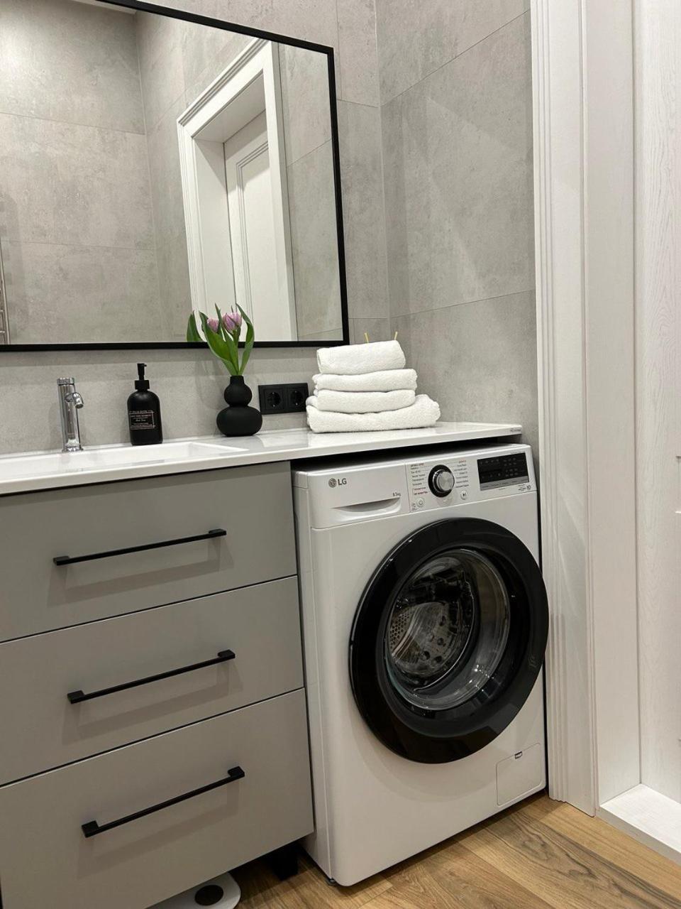 Seveneleven Apartments Çernivtsi Dış mekan fotoğraf