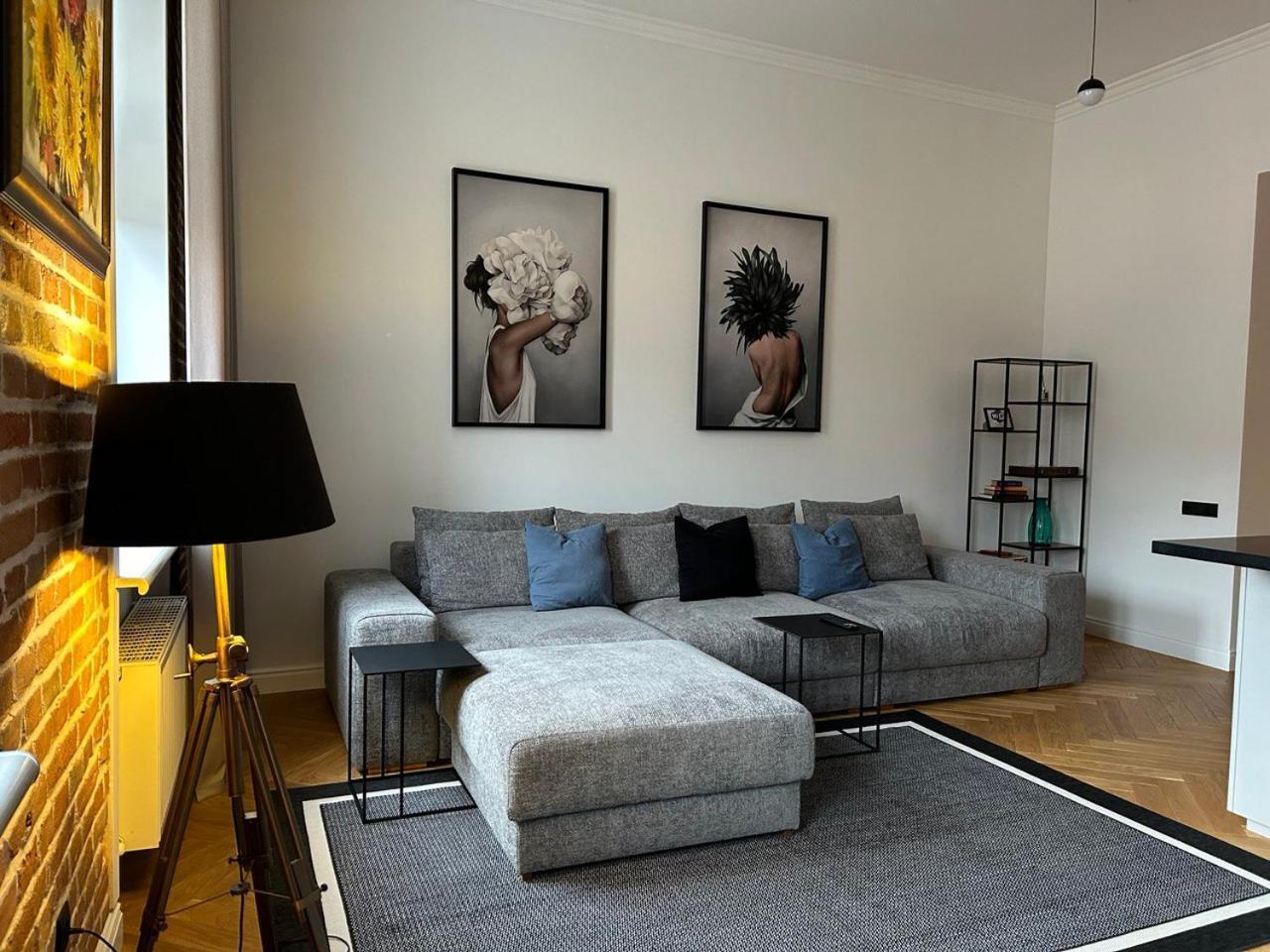Seveneleven Apartments Çernivtsi Dış mekan fotoğraf