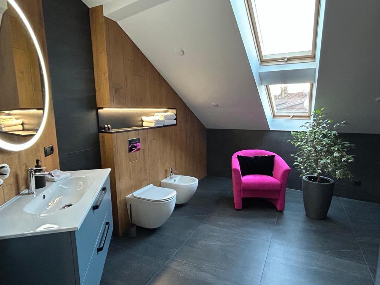 Seveneleven Apartments Çernivtsi Dış mekan fotoğraf